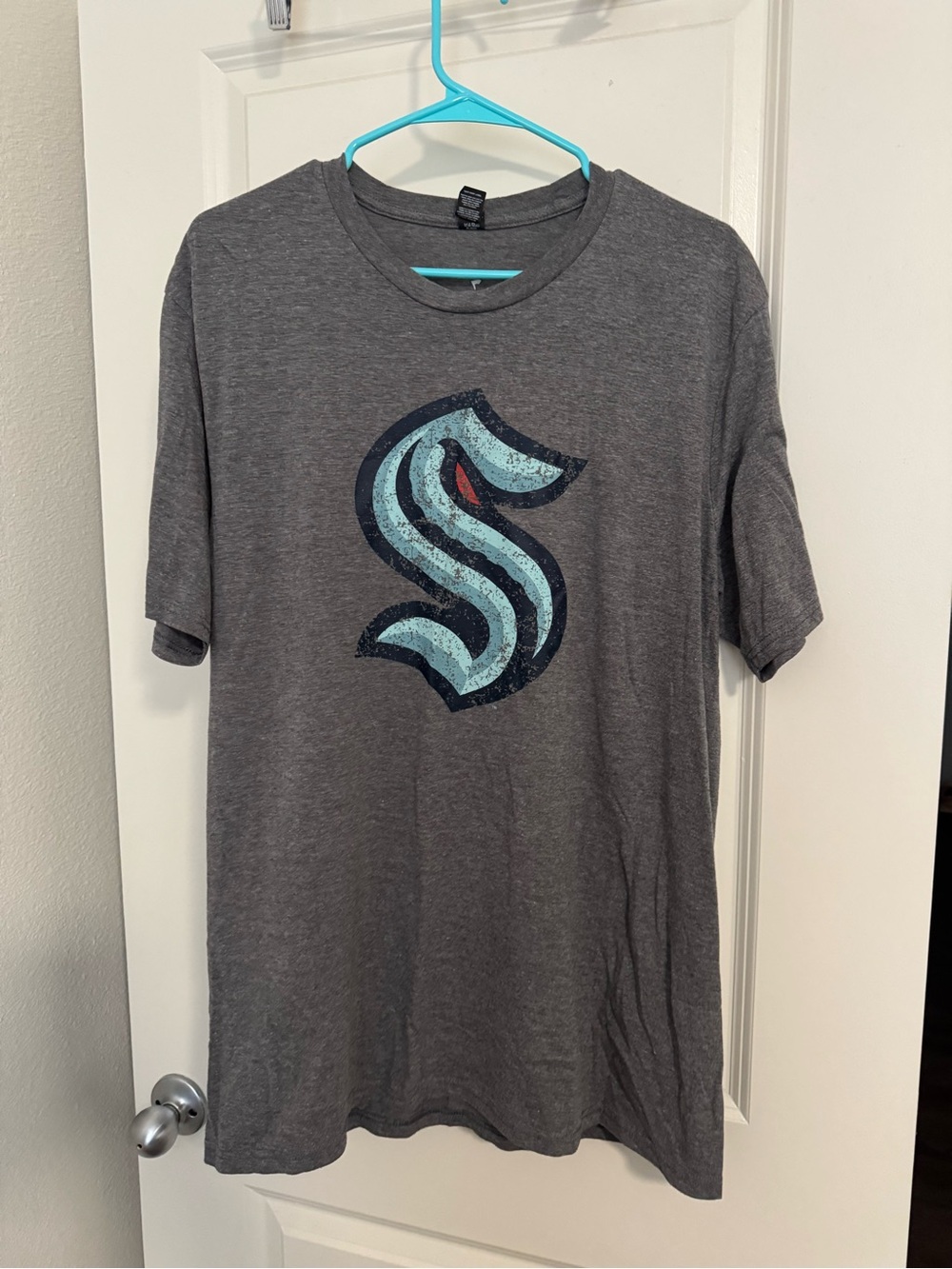 Seattle kraken hockey tee XL
